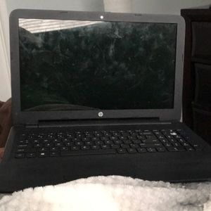 Black HP laptop